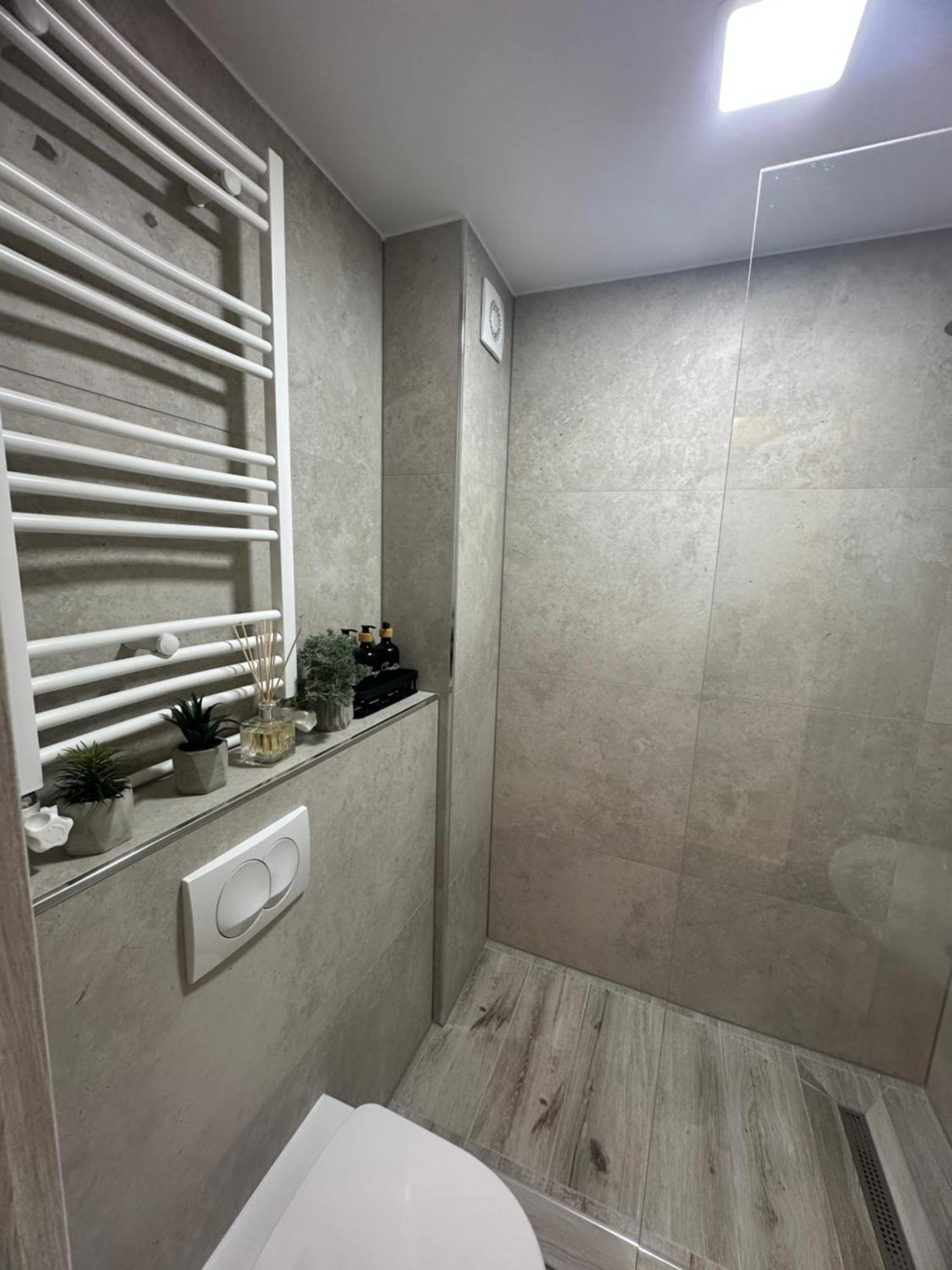 Angel House Apartment Deva Ngoại thất bức ảnh