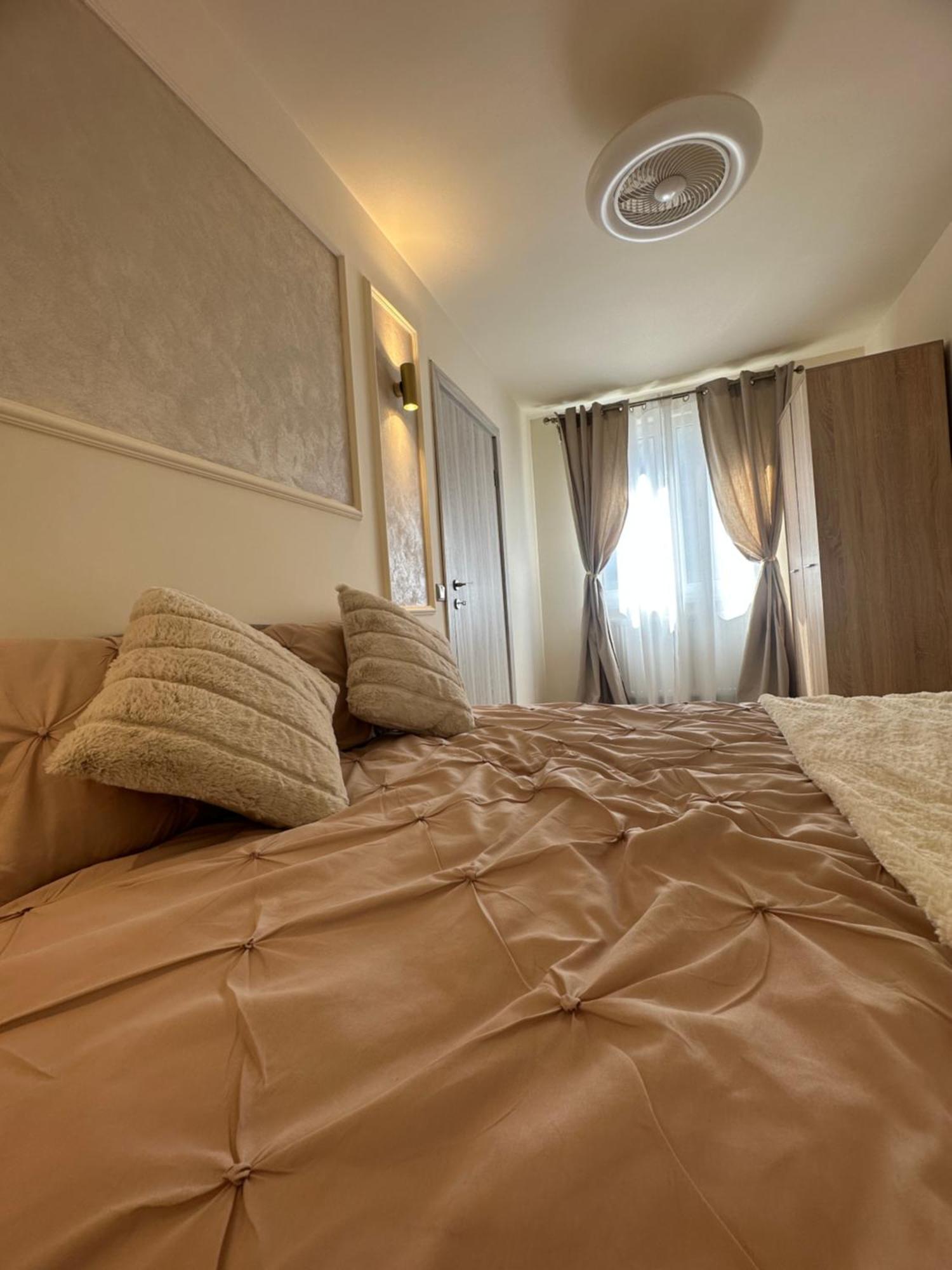 Angel House Apartment Deva Ngoại thất bức ảnh