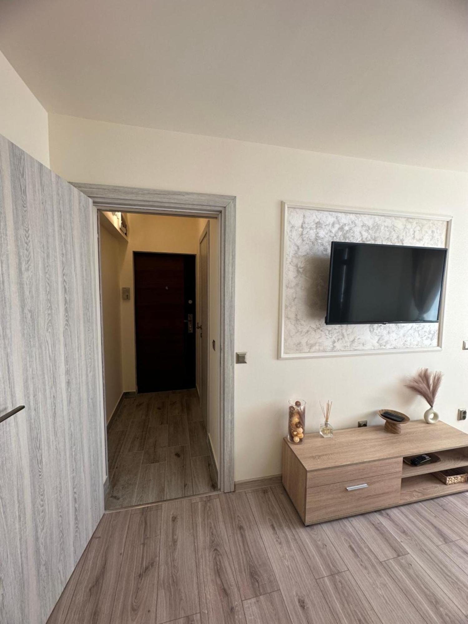 Angel House Apartment Deva Ngoại thất bức ảnh