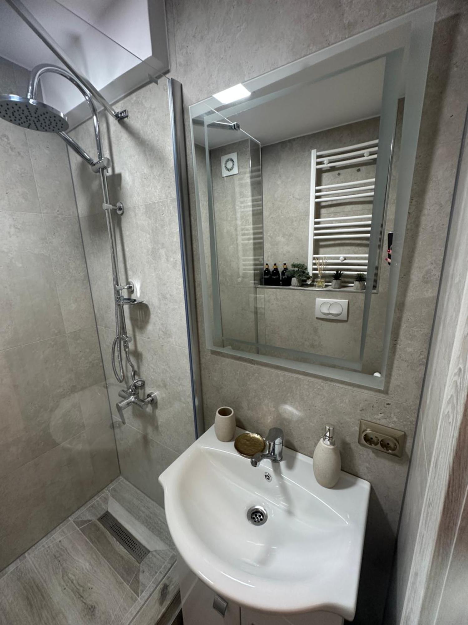 Angel House Apartment Deva Ngoại thất bức ảnh