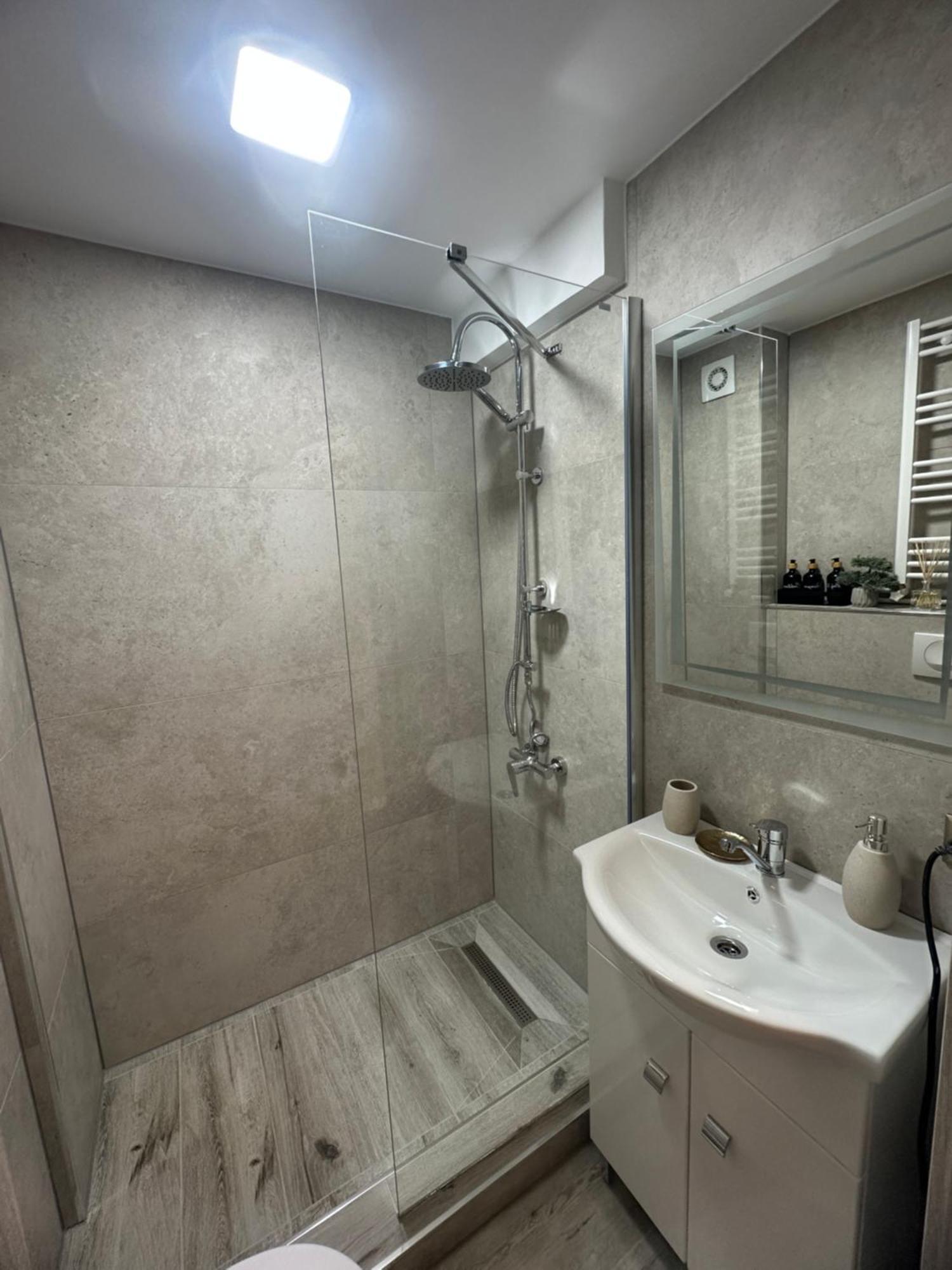 Angel House Apartment Deva Ngoại thất bức ảnh