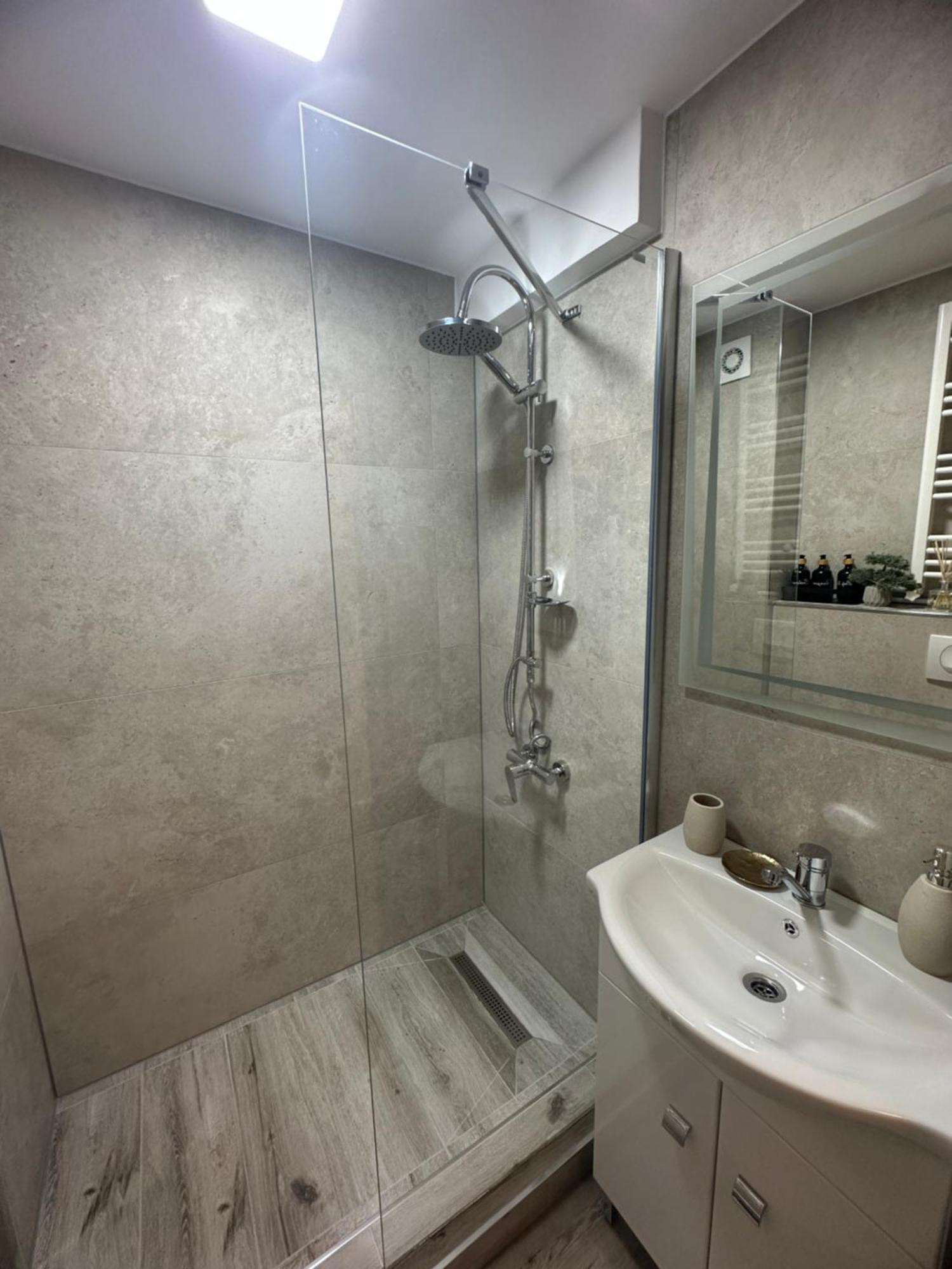 Angel House Apartment Deva Ngoại thất bức ảnh