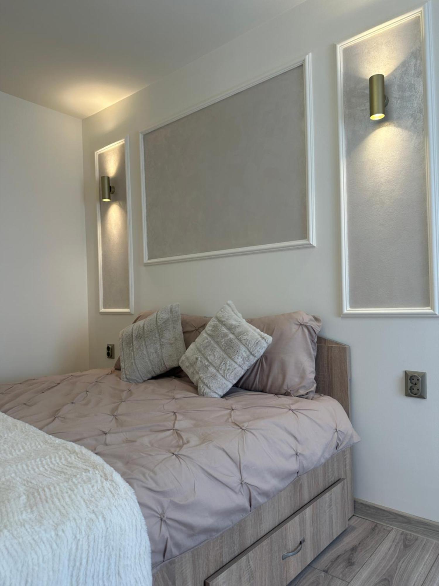 Angel House Apartment Deva Ngoại thất bức ảnh