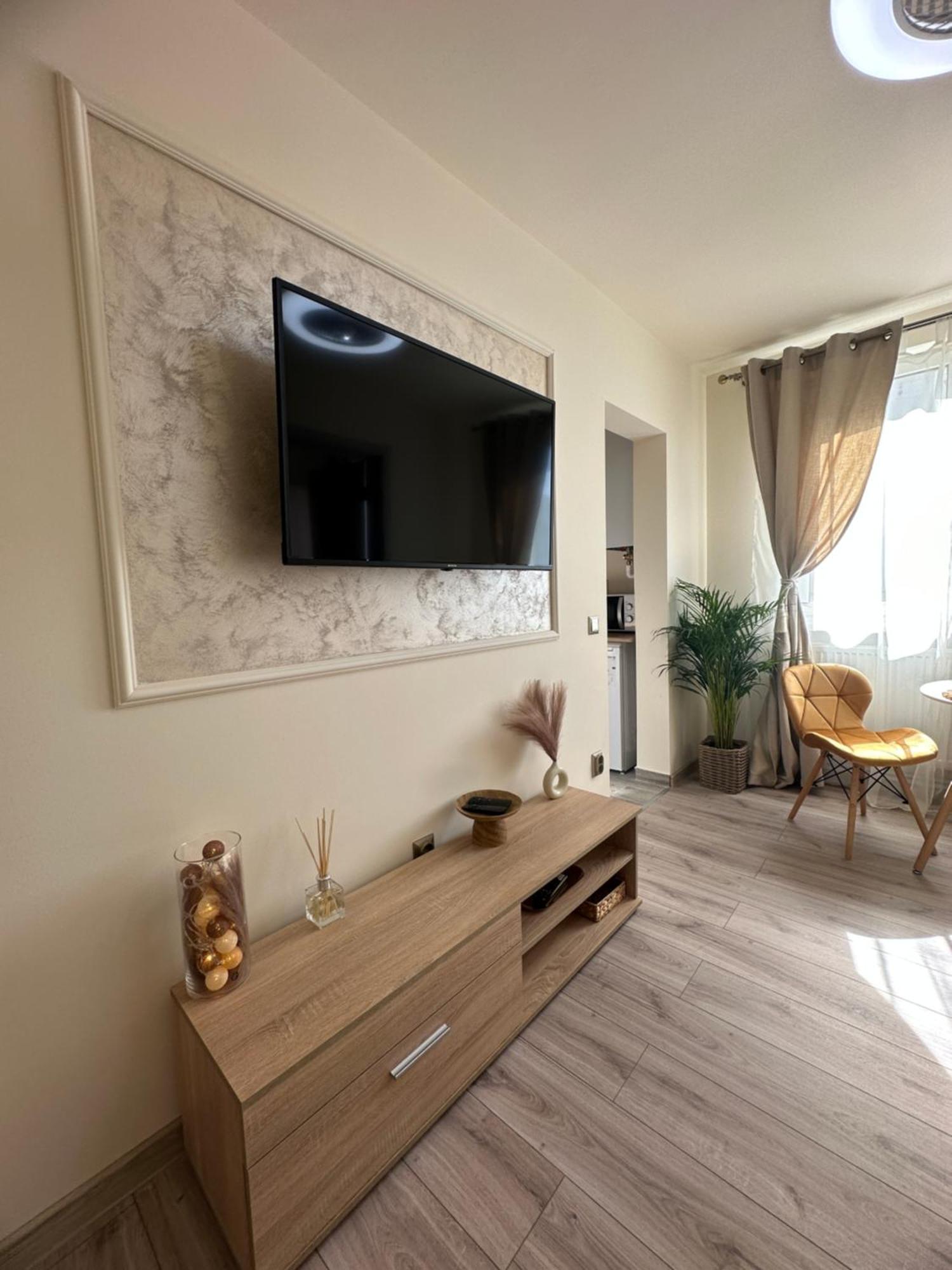 Angel House Apartment Deva Ngoại thất bức ảnh